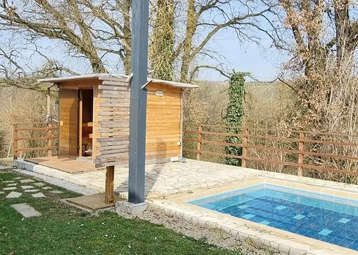 2 Mit Aussenpool Und Sauna דירה